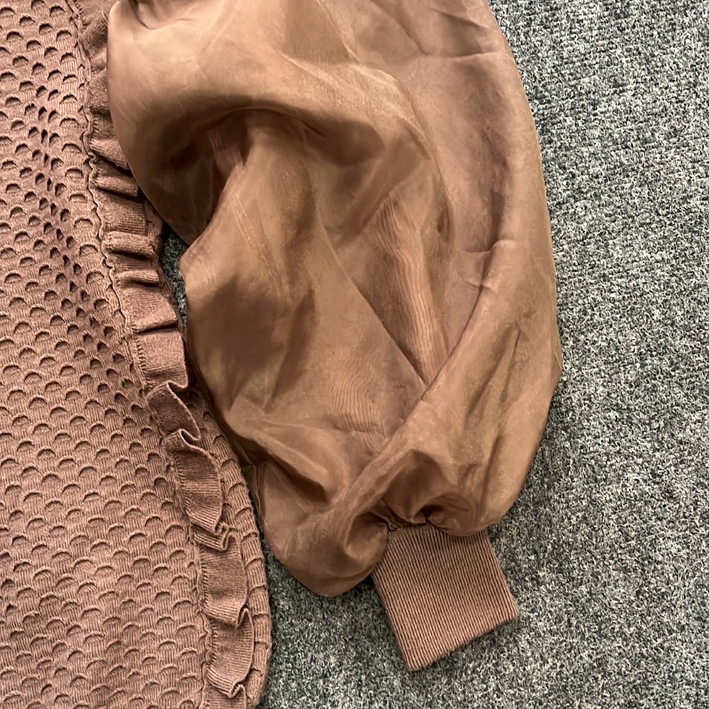 Anthropology Sz XS satin like puff sleeve sweater very soft EUC - Picture 3 of 9